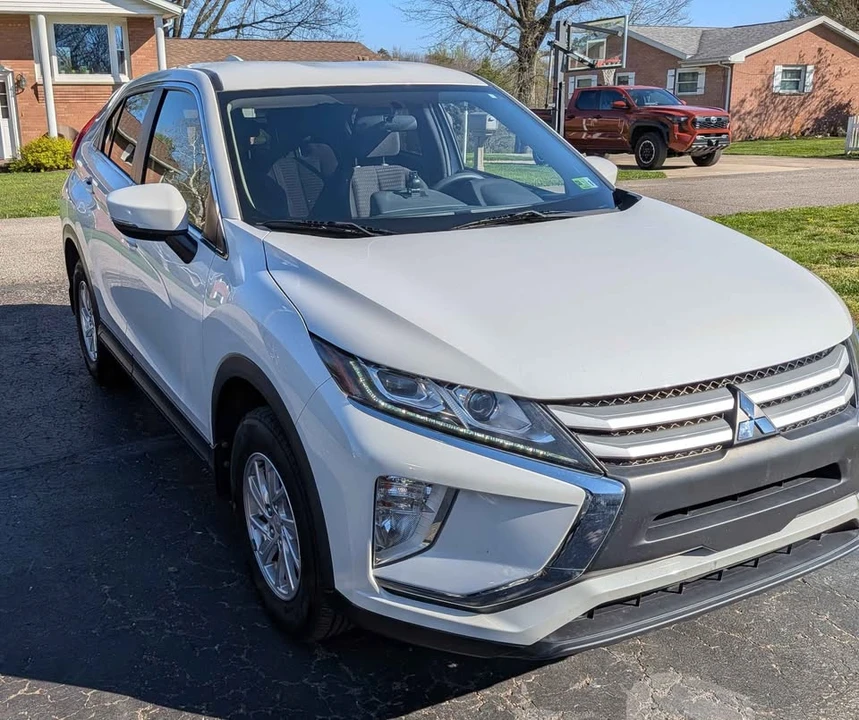 2018 Mitsubishi Eclipse Cross - Image 3 of 13