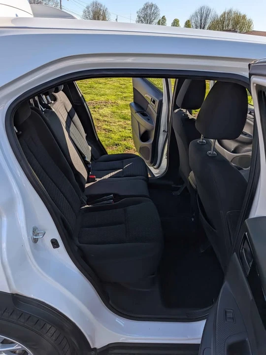 2018 Mitsubishi Eclipse Cross - Image 6 of 13