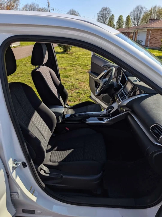 2018 Mitsubishi Eclipse Cross - Image 12 of 13