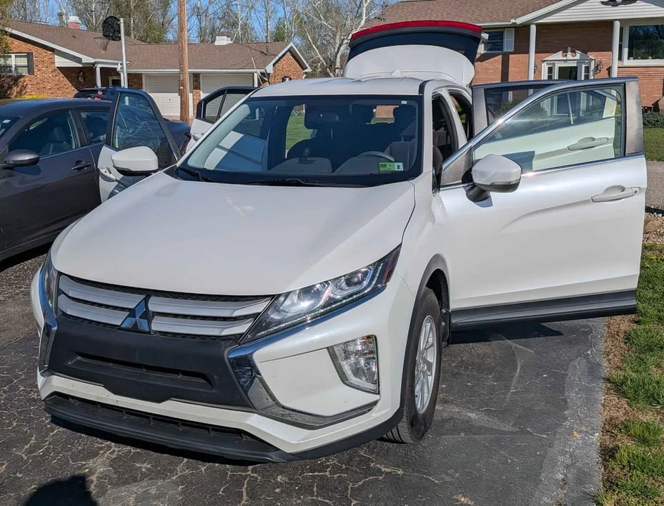 2018 Mitsubishi Eclipse Cross - Image 4 of 13