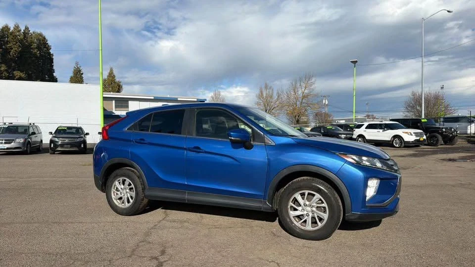 2018 Mitsubishi Eclipse Cross - Image 2 of 11