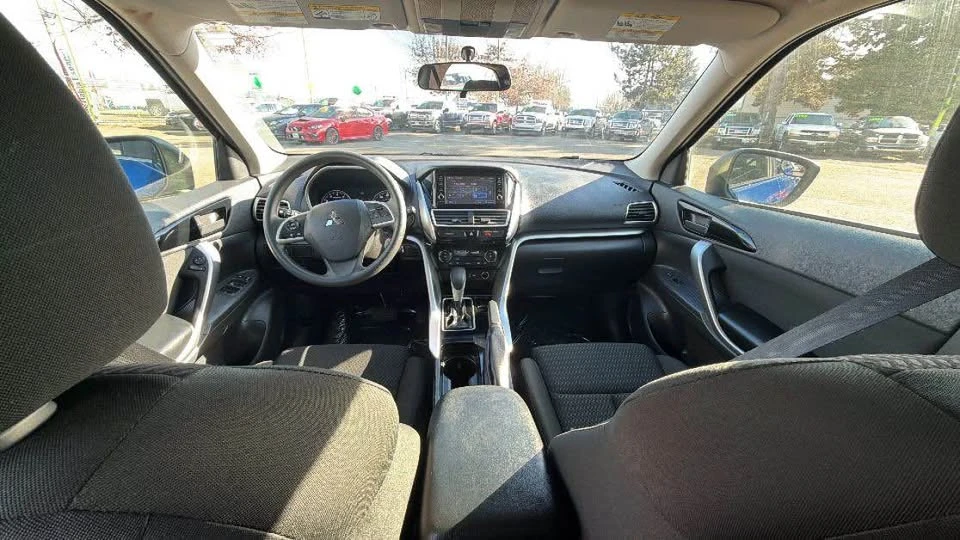 2018 Mitsubishi Eclipse Cross - Image 8 of 11