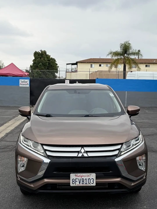 2018 Mitsubishi Eclipse Cross - Image 2 of 20