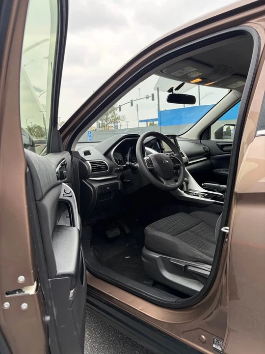 2018 Mitsubishi Eclipse Cross - Image 9 of 20