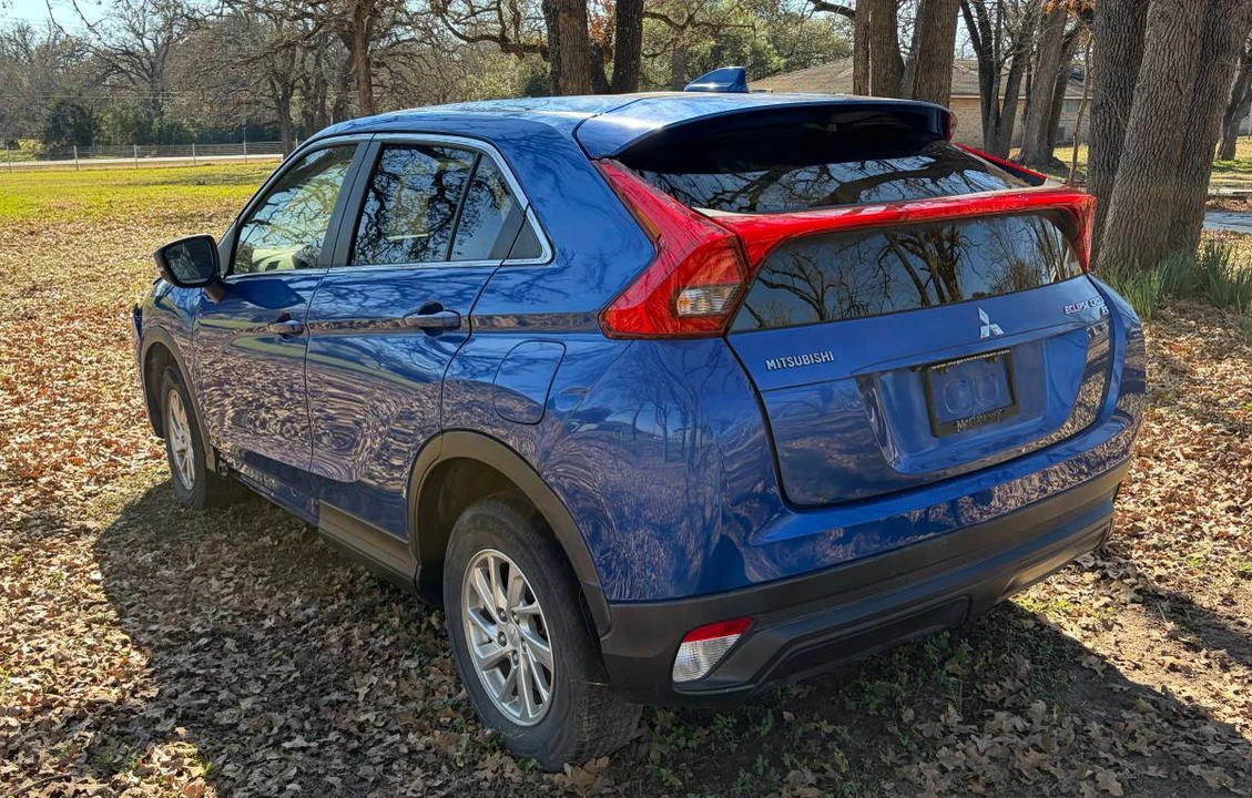 2018 Mitsubishi Eclipse - Image 3 of 3