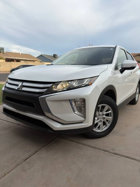 2018 Mitsubishi Eclipse Cross - Image 2 of 10