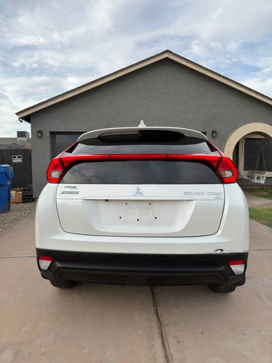 2018 Mitsubishi Eclipse Cross - Image 3 of 10