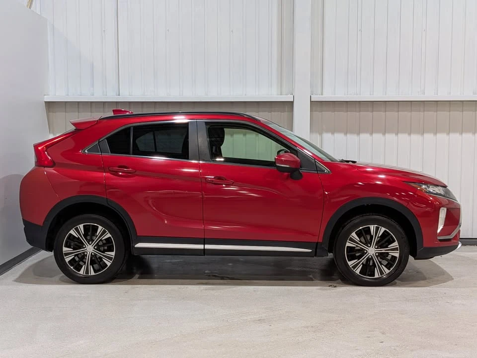 2018 Mitsubishi Eclipse Cross - Image 2 of 20