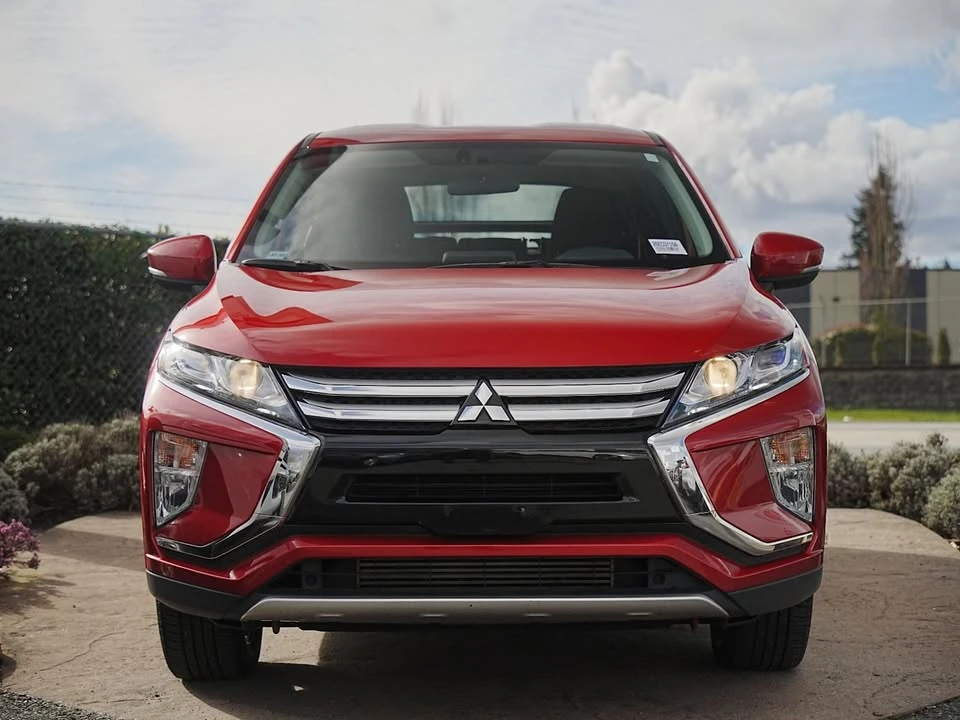 2018 Mitsubishi Eclipse Cross - Image 2 of 19