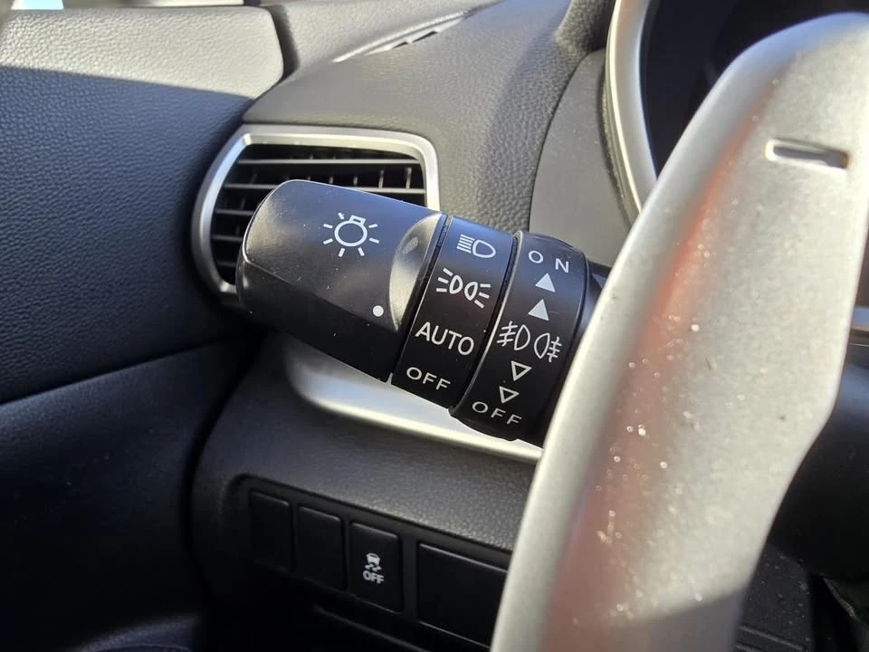 2018 Mitsubishi Eclipse Cross - Image 11 of 20