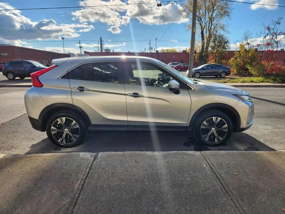 2018 Mitsubishi Eclipse Cross - Image 6 of 19