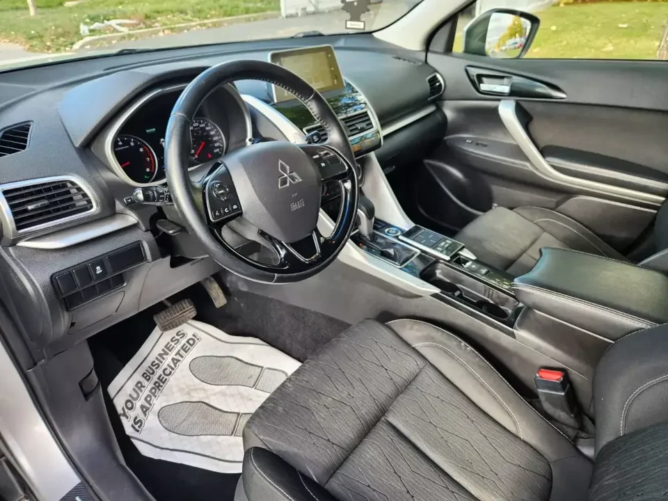 2018 Mitsubishi Eclipse Cross - Image 7 of 17