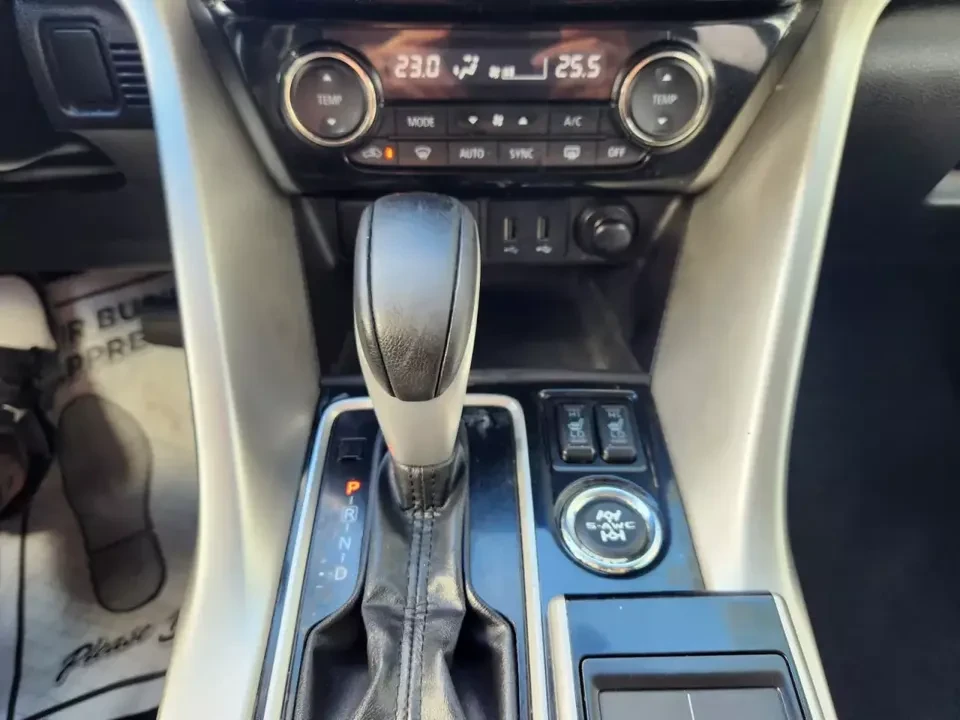 2018 Mitsubishi Eclipse Cross - Image 13 of 17