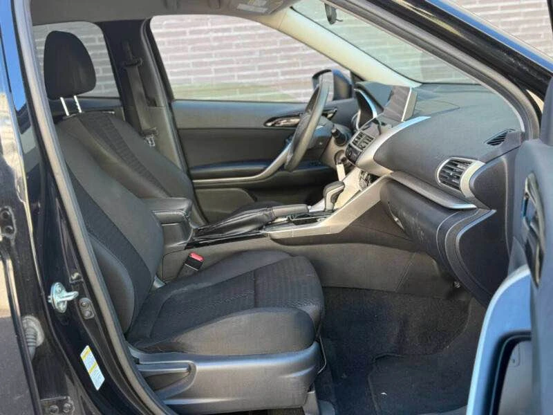 2018 Mitsubishi Eclipse Cross - Image 6 of 12