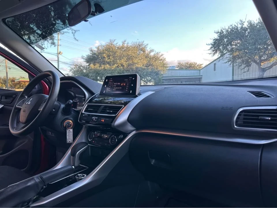 2018 Mitsubishi Eclipse Cross - Image 15 of 19