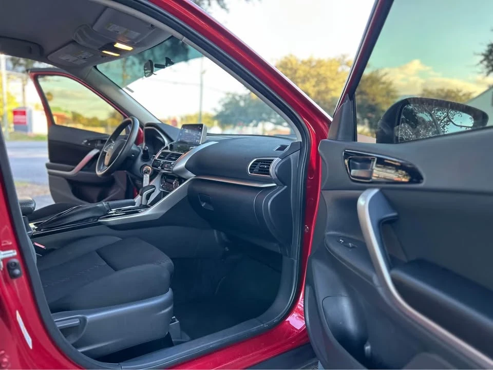 2018 Mitsubishi Eclipse Cross - Image 10 of 19
