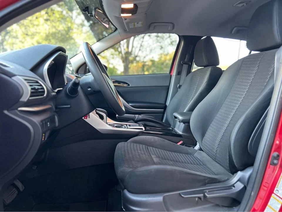 2018 Mitsubishi Eclipse Cross - Image 7 of 19