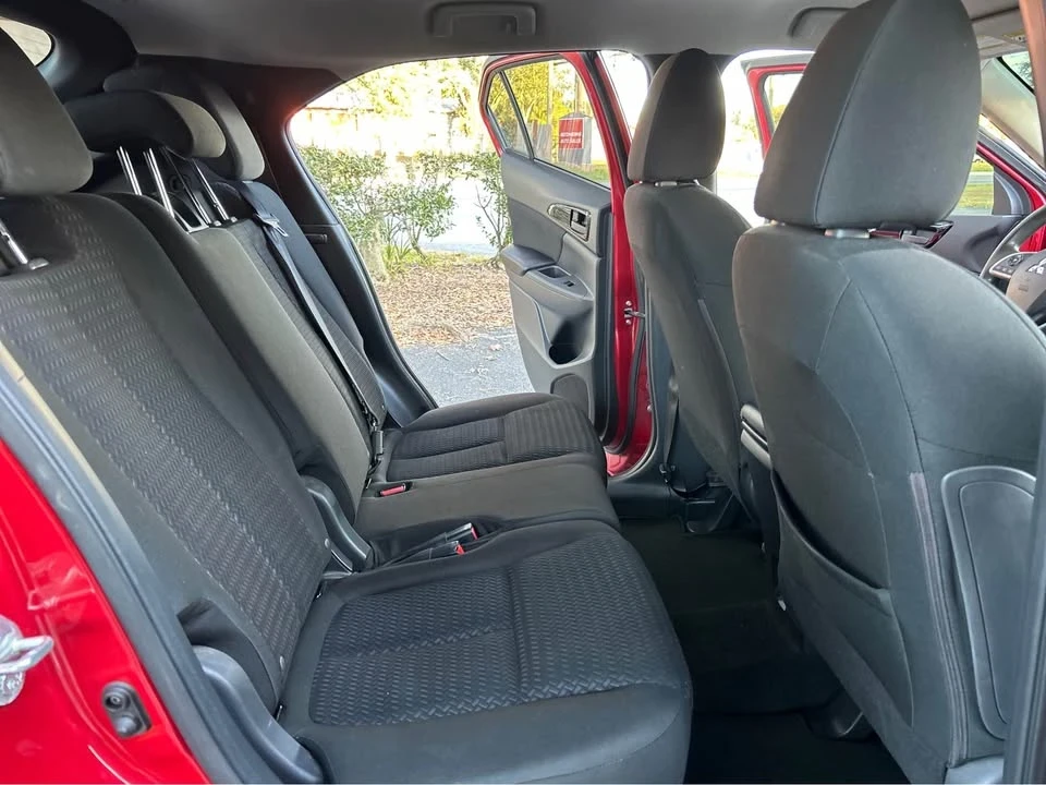 2018 Mitsubishi Eclipse Cross - Image 13 of 19