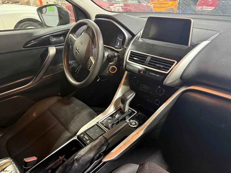 2018 Mitsubishi Eclipse Cross - Image 6 of 9