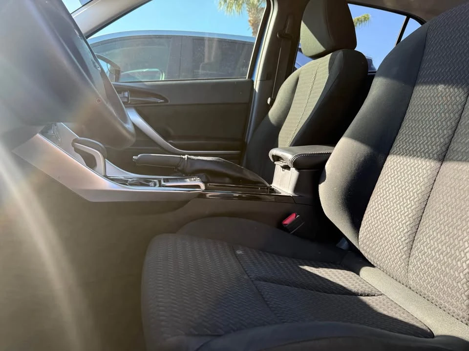 2018 Mitsubishi Eclipse Cross - Image 5 of 6