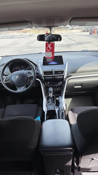 2018 Mitsubishi Eclipse Cross - Image 3 of 16