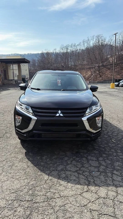 2018 Mitsubishi Eclipse Cross - Image 2 of 16