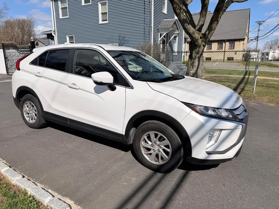 2018 Mitsubishi Eclipse Cross - Image 2 of 13