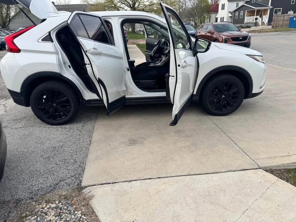 2018 Mitsubishi Eclipse Cross - Image 3 of 20