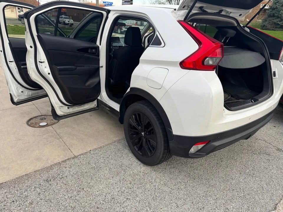 2018 Mitsubishi Eclipse Cross - Image 2 of 20