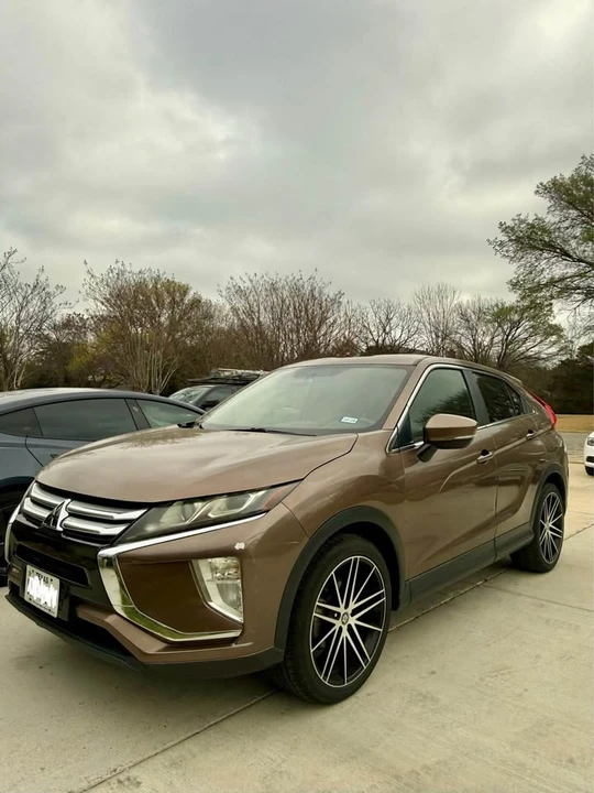 2018 Mitsubishi Eclipse Cross - Image 2 of 9