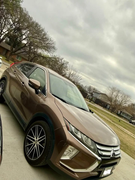 2018 Mitsubishi Eclipse Cross - Image 4 of 9