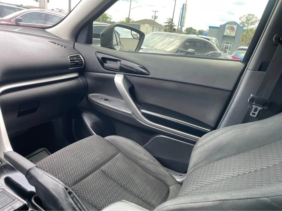 2018 Mitsubishi Eclipse Cross - Image 10 of 14