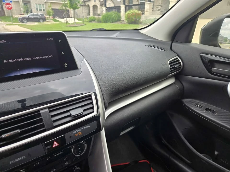 2018 Mitsubishi Eclipse Cross - Image 5 of 17