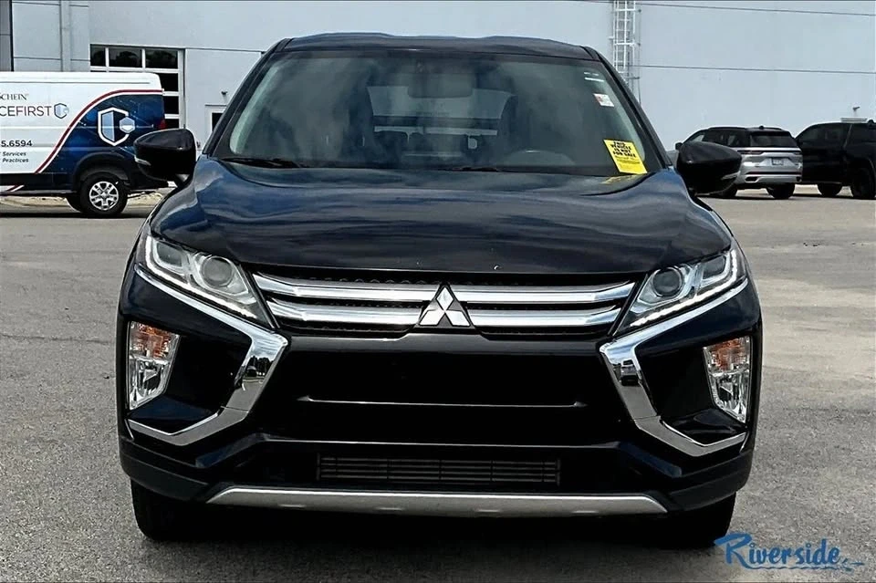 2018 Mitsubishi Eclipse Cross - Image 2 of 8