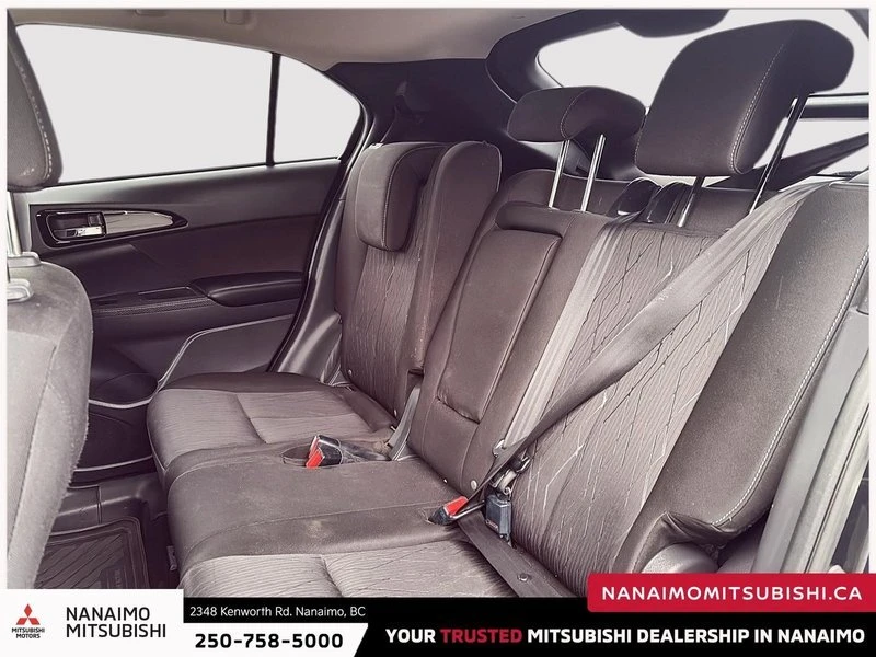 2018 Mitsubishi Eclipse Cross - Image 9 of 15