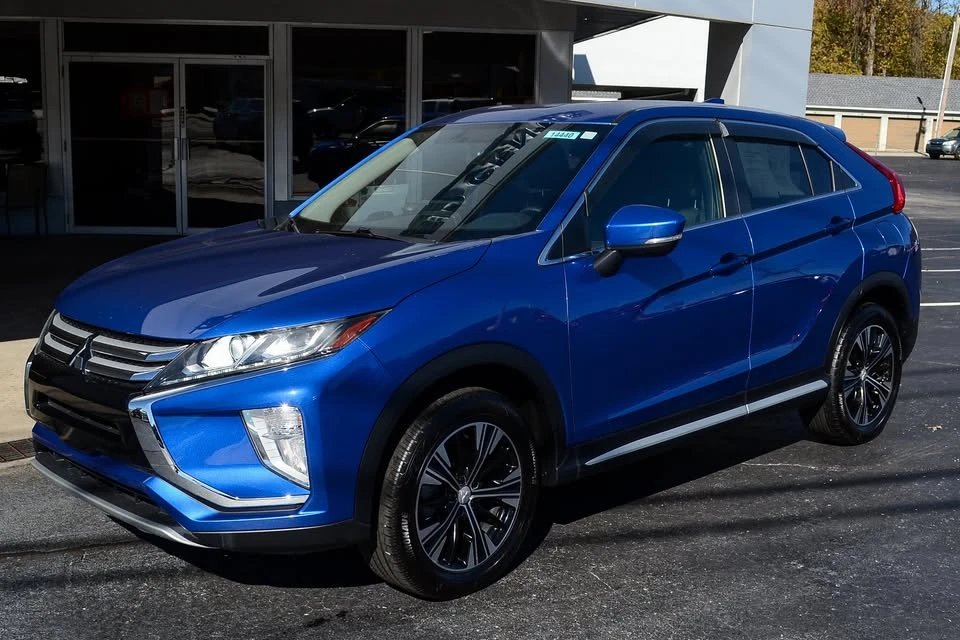 2018 Mitsubishi Eclipse Cross - Image 3 of 18
