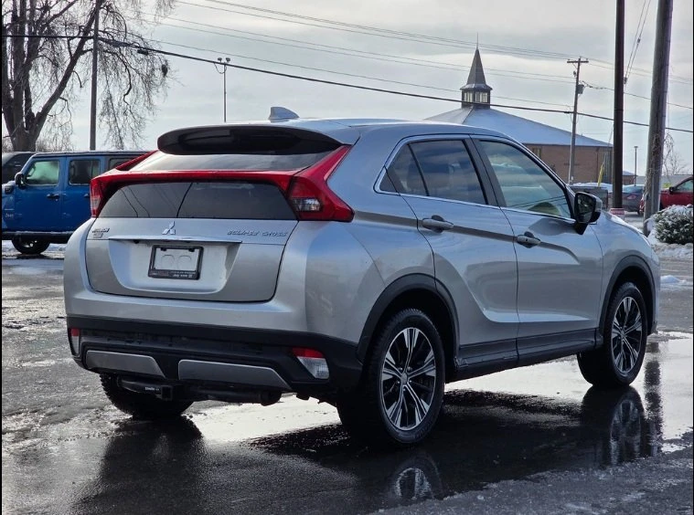 2018 Mitsubishi Eclipse Cross - Image 2 of 4