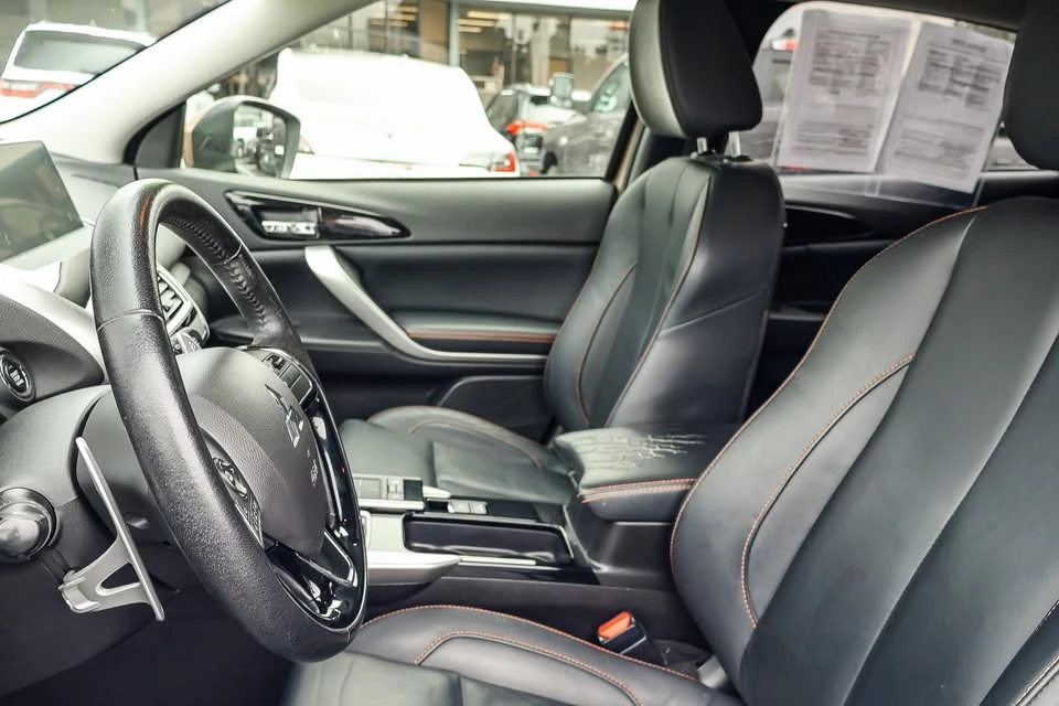 2018 Mitsubishi Eclipse Cross - Image 14 of 20