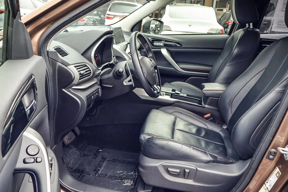 2018 Mitsubishi Eclipse Cross - Image 2 of 20