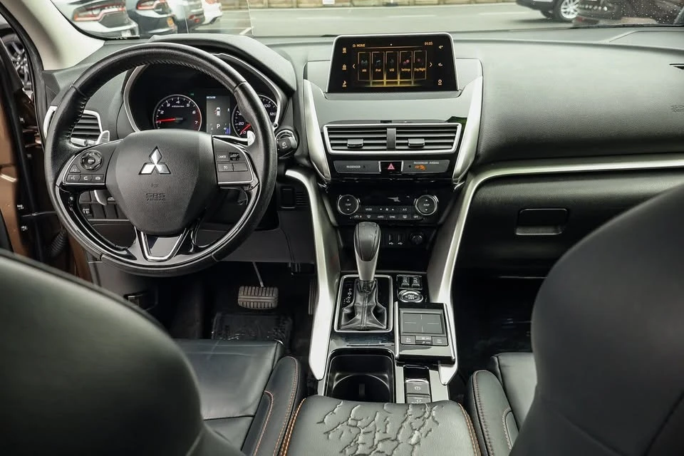 2018 Mitsubishi Eclipse Cross - Image 8 of 20