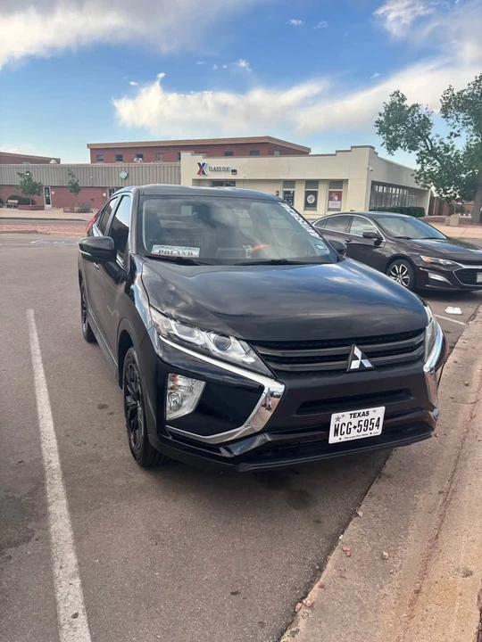 2018 Mitsubishi Eclipse Cross - Image 2 of 8