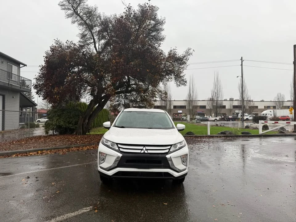 2018 Mitsubishi Eclipse Cross - Image 2 of 10