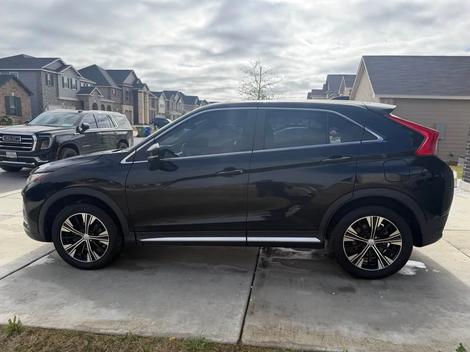 2018 Mitsubishi Eclipse Cross - Image 4 of 19
