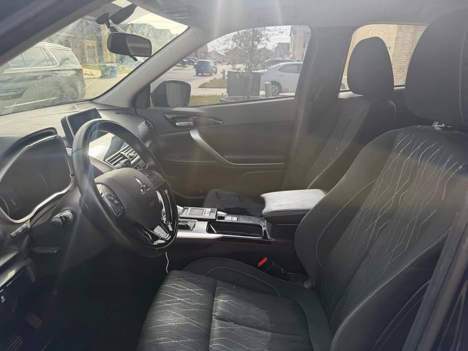 2018 Mitsubishi Eclipse Cross - Image 11 of 19