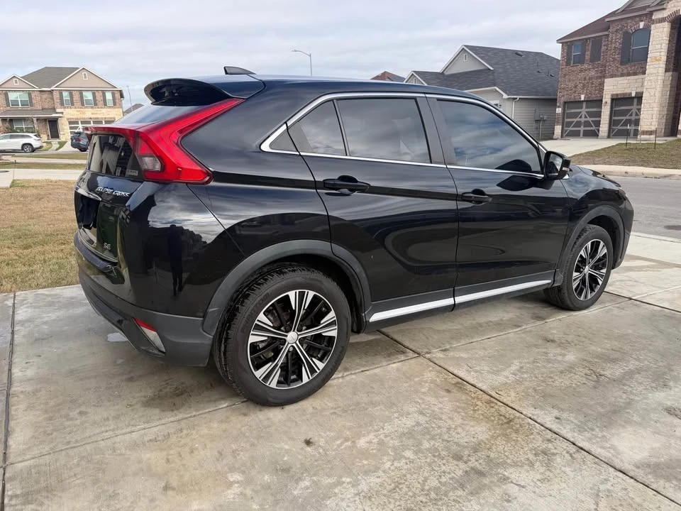 2018 Mitsubishi Eclipse Cross - Image 2 of 19