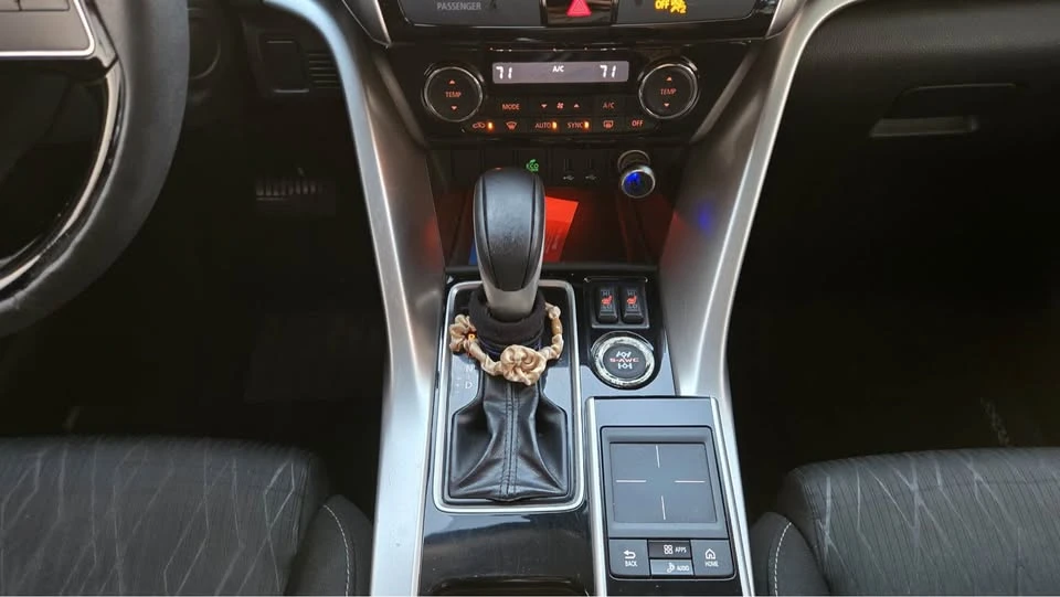 2018 Mitsubishi Eclipse Cross - Image 6 of 14