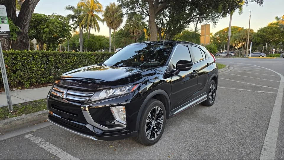 2018 Mitsubishi Eclipse Cross - Image 2 of 14