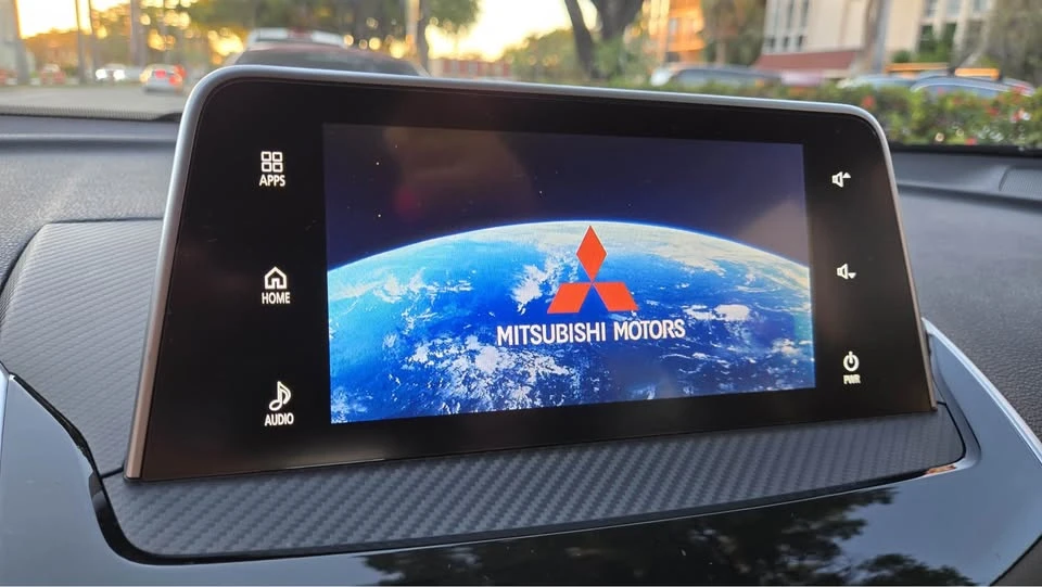 2018 Mitsubishi Eclipse Cross - Image 10 of 14