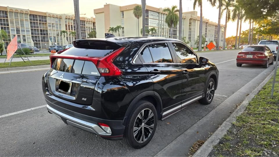 2018 Mitsubishi Eclipse Cross - Image 3 of 14