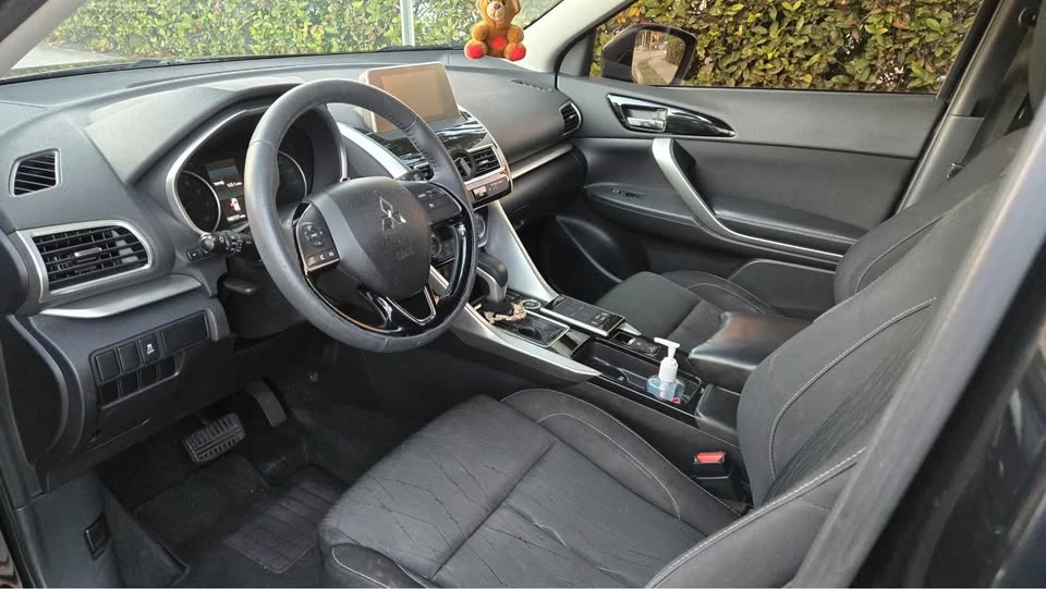 2018 Mitsubishi Eclipse Cross - Image 9 of 14
